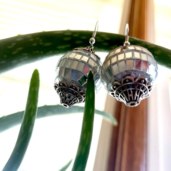 DISCO QUEEN DANGLE EARRINGS - Picture 5 of 11